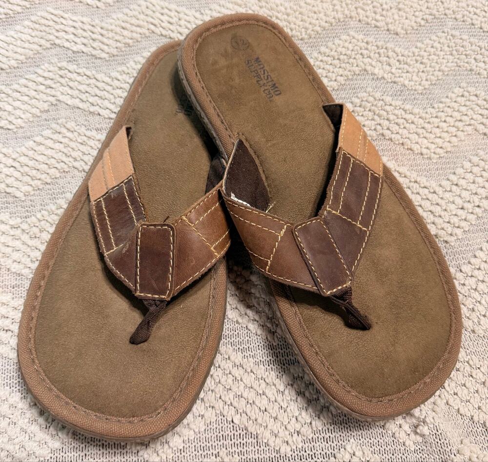 Mossimo Supply Co. Men's Size 12 Faux Leather Comfort Thong Sandal Flip Flops